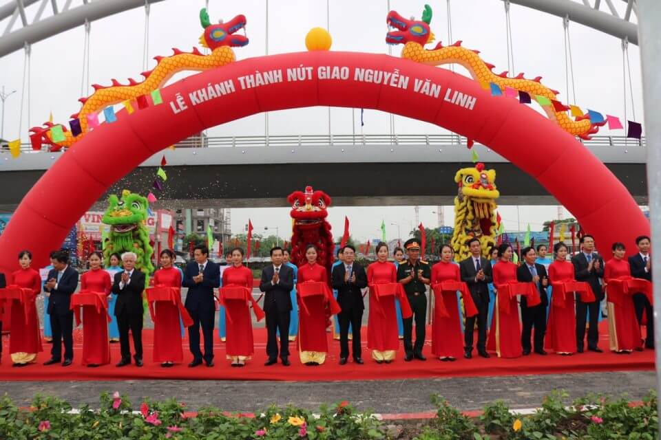 Tổ chức lễ khánh thành là dấu mốc quan trọng cho sự phát triển của công trình hay dự án mới.