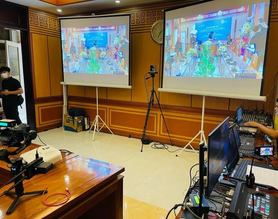 cho thue thiet bi hoi nghi da nang 2022