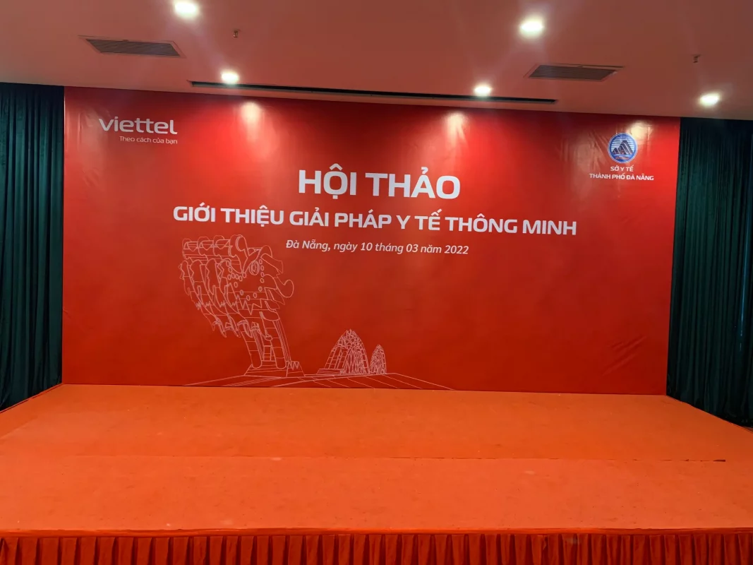 thi cong backdrop da nang 2022